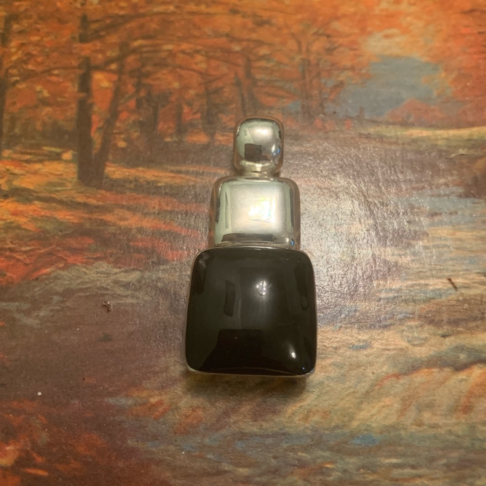 vintage sterling and onyx pendant